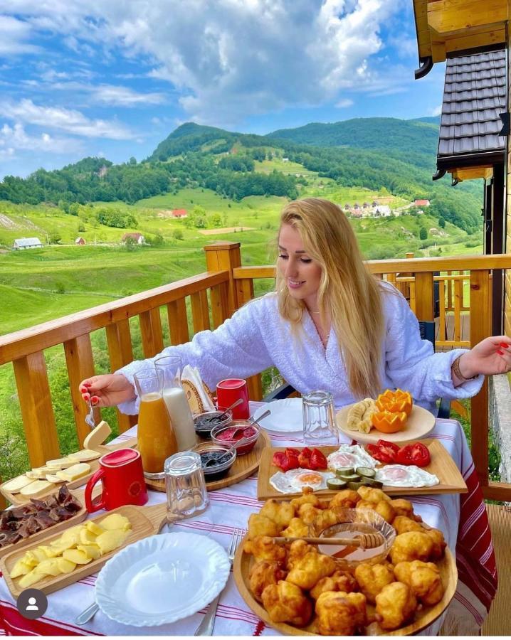 Bujtina Tradicionale Hotel Lepushe Bagian luar foto